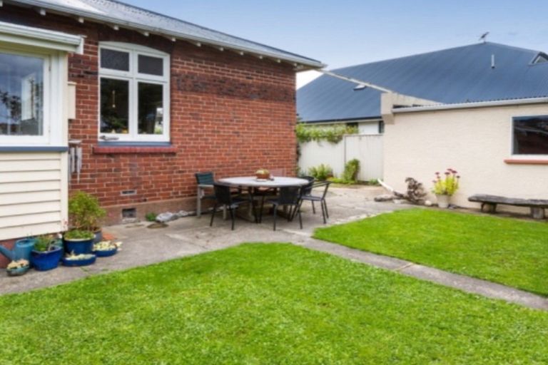 Photo of property in 249 Macandrew Road, Forbury, Dunedin, 9012