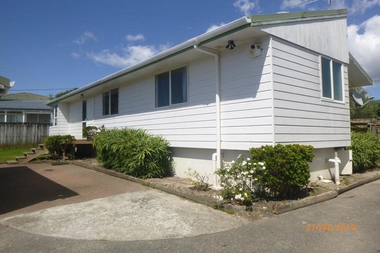 Photo of property in 3/56 Flanshaw Road, Te Atatu South, Auckland, 0610