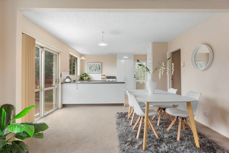 Photo of property in 1/8a Salford Avenue, Redwood, Christchurch, 8051