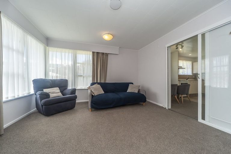 Photo of property in 6 Cranwell Street, Churton Park, Wellington, 6037