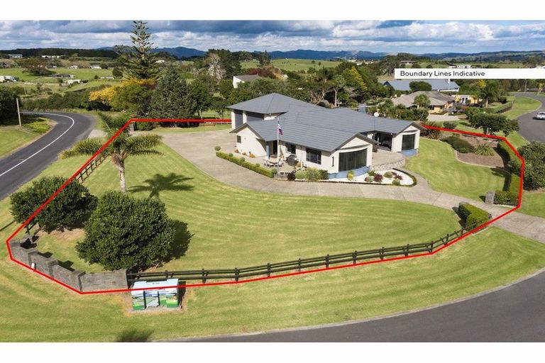 Photo of property in 1 Gleaming Place, Waiuku, 2123