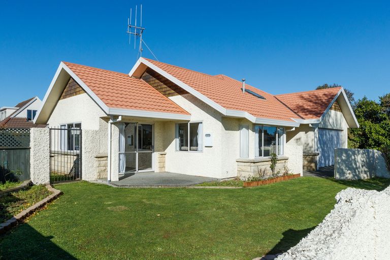 Photo of property in 4 Airport Drive, Milson, Palmerston North, 4414