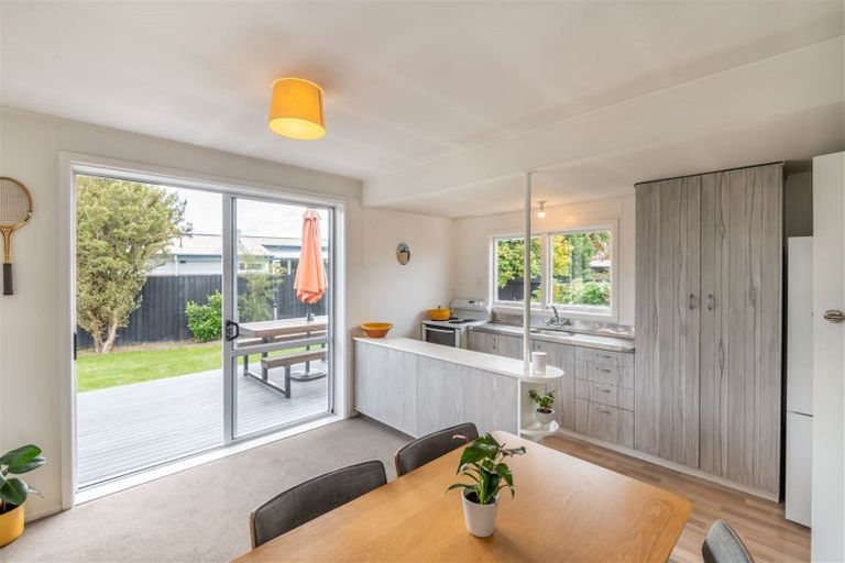 Photo of property in 35 Prestons Road, Redwood, Christchurch, 8051