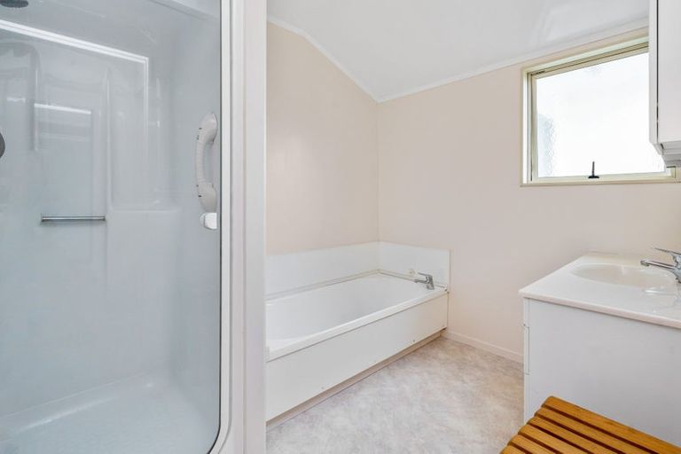 Photo of property in 44 Pine Road, Ngunguru, Whangarei, 0173