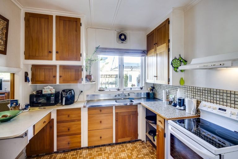 Photo of property in 4 Logan Avenue, Marewa, Napier, 4110