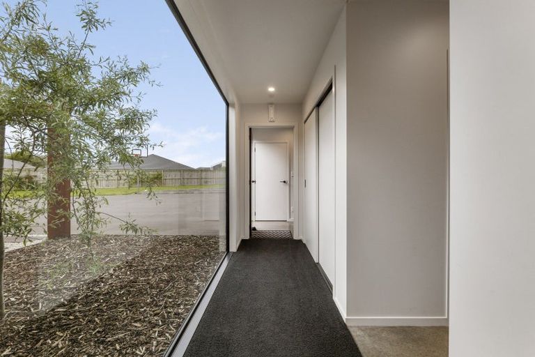 Photo of property in 9b Cross Street, Lepperton, New Plymouth, 4373