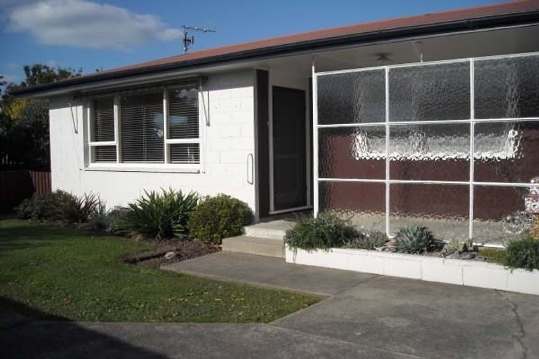 Photo of property in 1/34 Ambleside Drive, Burnside, Christchurch, 8053