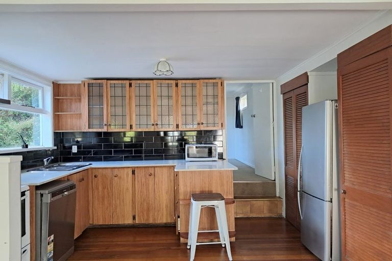 Photo of property in 107 Parkvale Road, Karori, Wellington, 6012