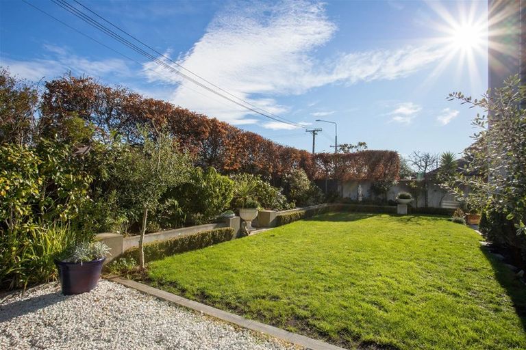 Photo of property in 10 Strowan Road, Strowan, Christchurch, 8052