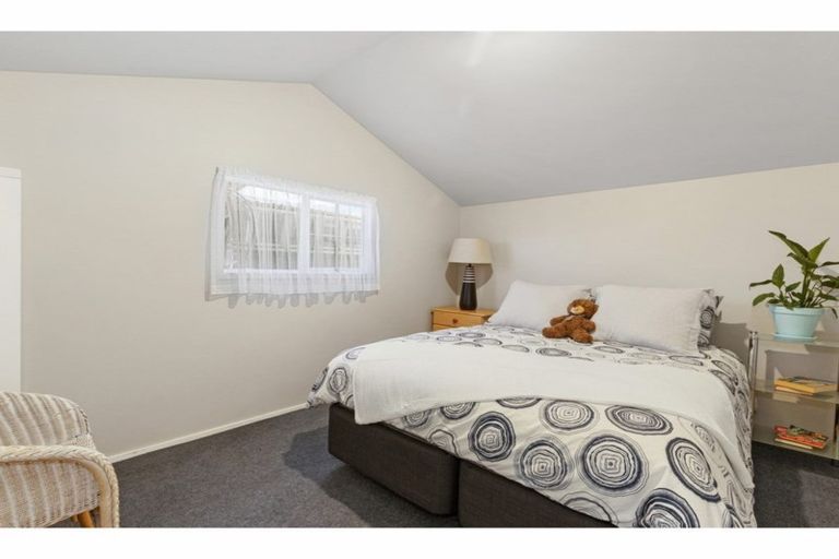 Photo of property in 9 Camelia Place, Islington, Christchurch, 8042