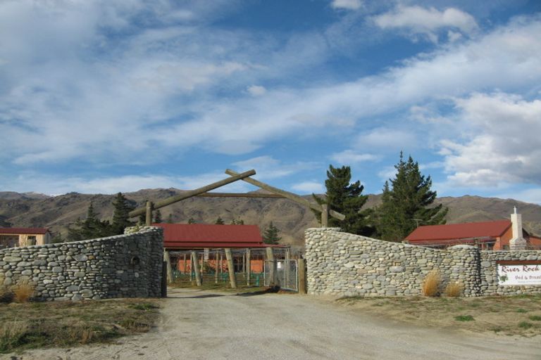 Photo of property in 1 Shortcut Road, Cromwell, 9310