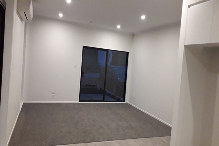 Photo of property in 2 Liquidambar Drive, Hobsonville, Auckland, 0616