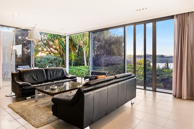 Photo of property in 37 Island View Drive, Gulf Harbour, Whangaparaoa, 0930