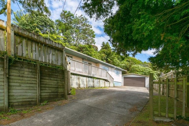 Photo of property in 54 Seaview Road, Marfell, New Plymouth, 4310
