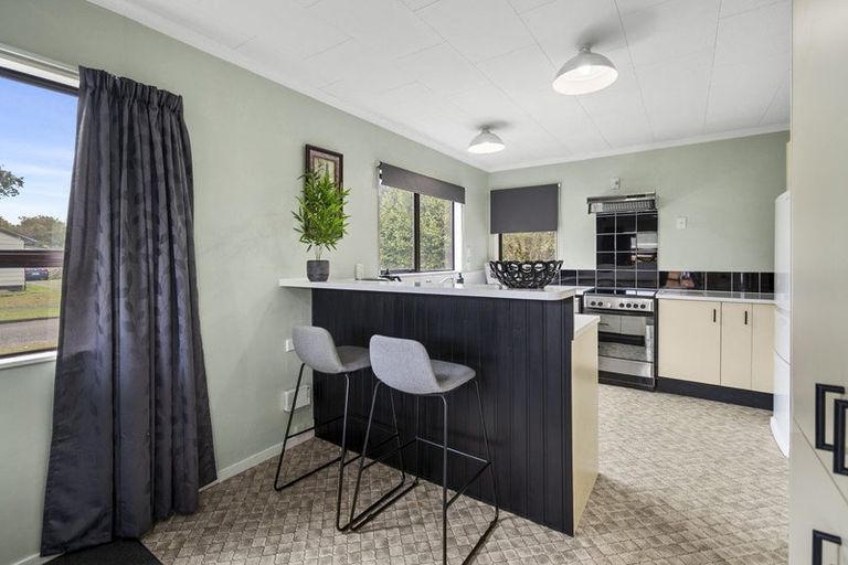 Photo of property in 3 Gladys Place, Kelvin Grove, Palmerston North, 4414
