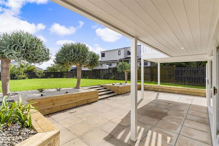 Photo of property in 130 Aberdeen Road, Campbells Bay, Auckland, 0620