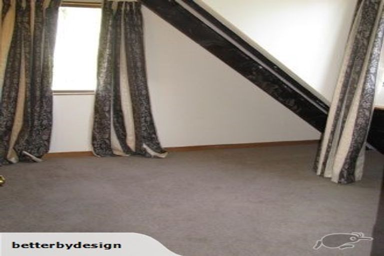 Photo of property in 8 Swadel Way, Karori, Wellington, 6012