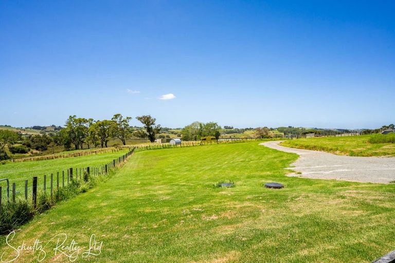 Photo of property in 35 Minnie Casey Rise, Matakohe, 0593