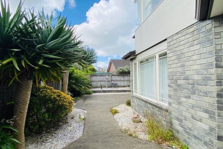 Photo of property in 25a Bluefin Way, West Harbour, Auckland, 0618