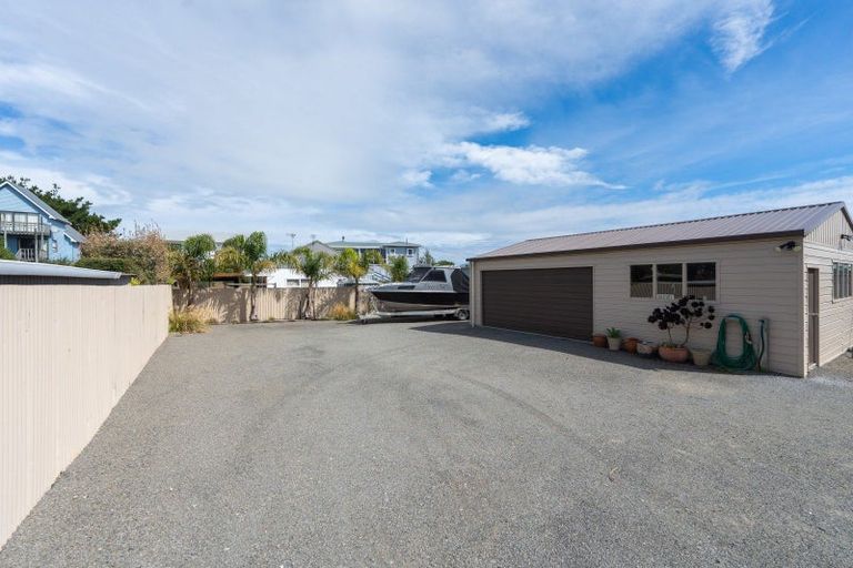 Photo of property in 8 Roore Street, Foxton Beach, Foxton, 4815