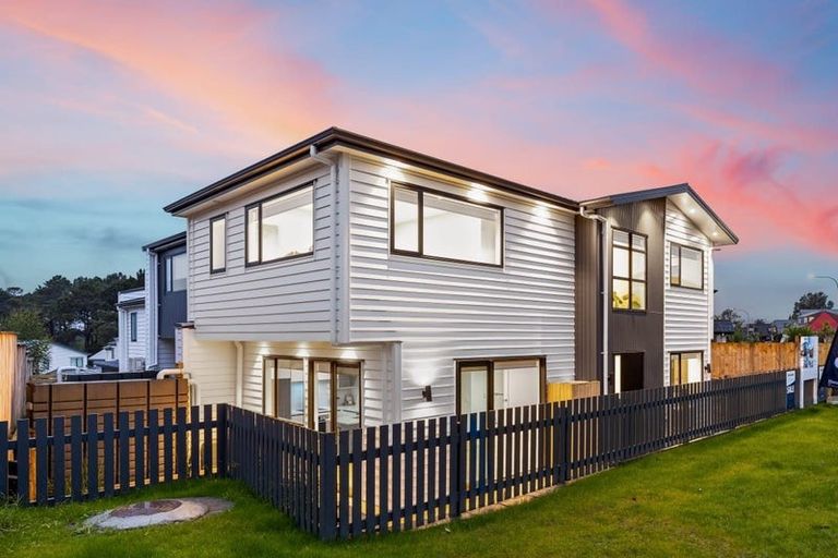 Photo of property in 79a Granville Drive, Massey, Auckland, 0614