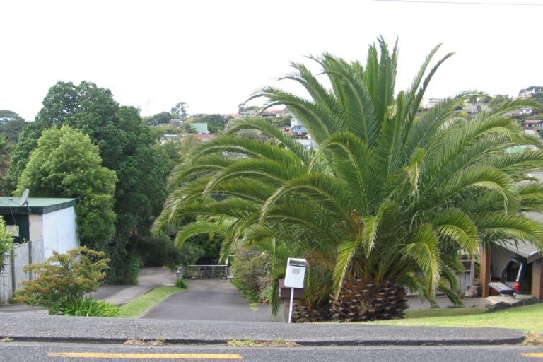 Photo of property in 2/24 Nigel Road, Browns Bay, Auckland, 0630