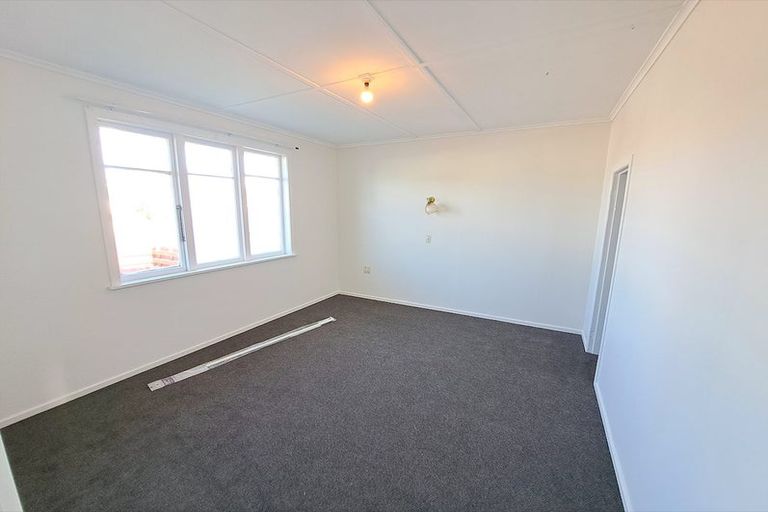 Photo of property in 84 Ngamotu Road, Spotswood, New Plymouth, 4310