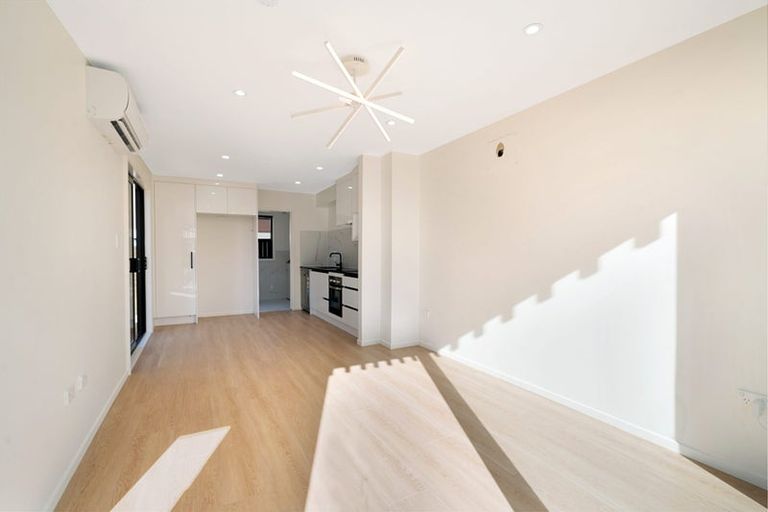 Photo of property in 9/1 Waters Place, New Lynn, Auckland, 0600