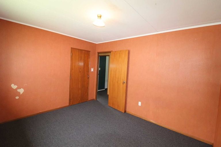 Photo of property in 15 Argyle Street, Kew, Invercargill, 9812