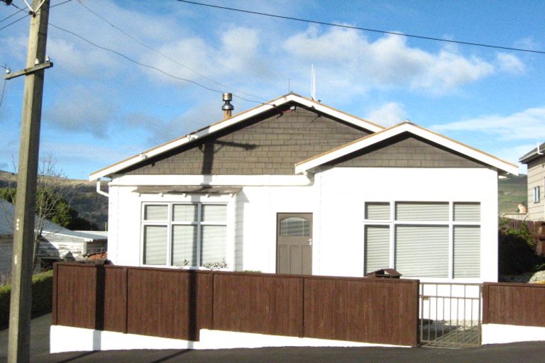 Photo of property in 3 Athol Place, Ravensbourne, Dunedin, 9022