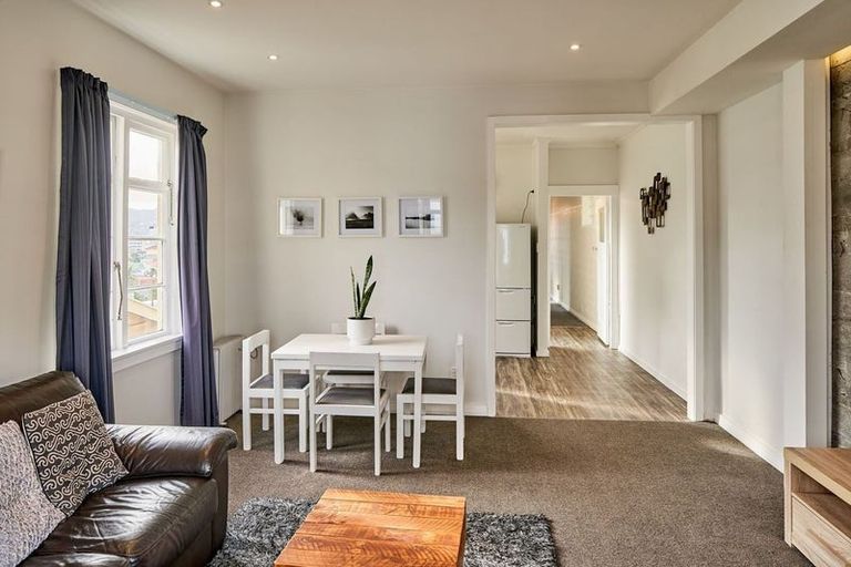 Photo of property in 75a Pirie Street, Mount Victoria, Wellington, 6011