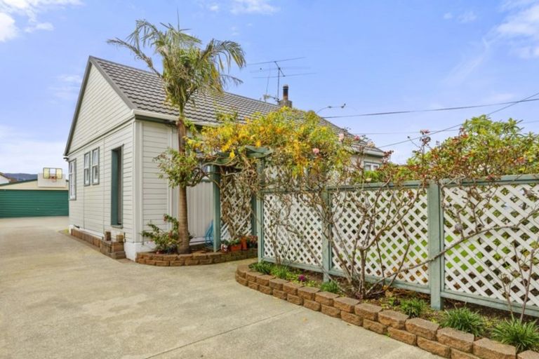 Photo of property in 20 Gibson Crescent, Naenae, Lower Hutt, 5011