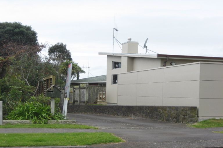 Photo of property in 57 Wairau Road, Oakura, 4314