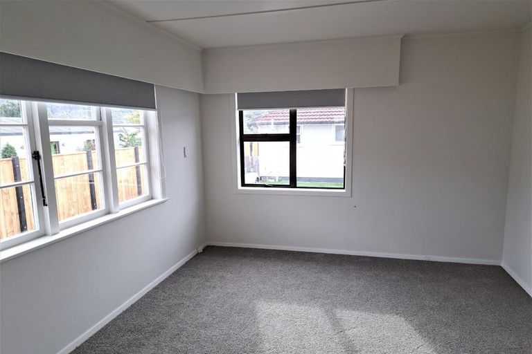 Photo of property in 152 Wainuiomata Road, Wainuiomata, Lower Hutt, 5014