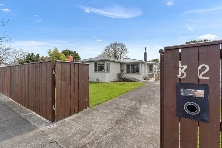 Photo of property in 32 Rugby Street, Awapuni, Palmerston North, 4412