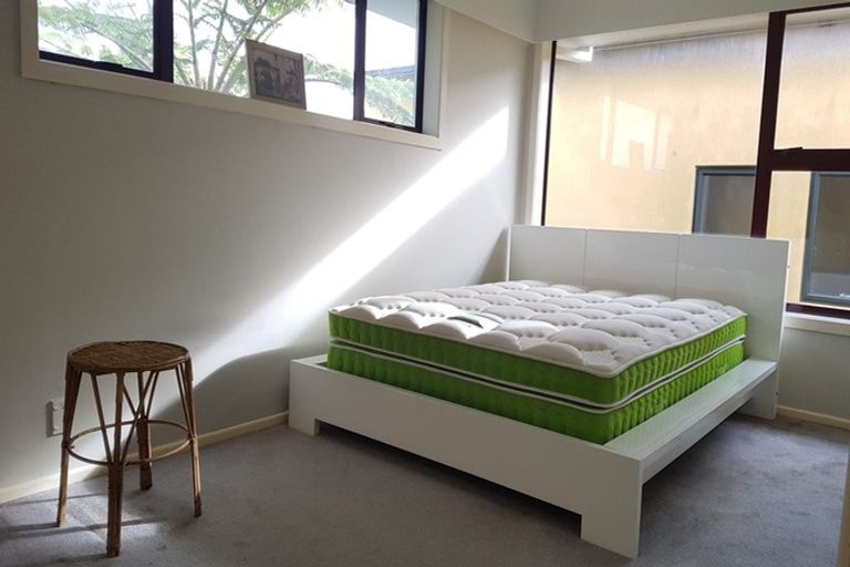 Photo of property in 161 Shakespeare Road, Milford, Auckland, 0620