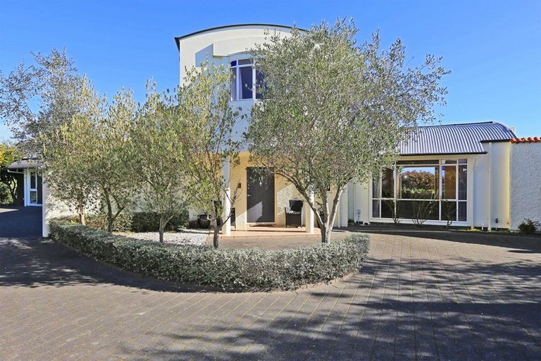 Photo of property in 15 Woodford Heights, Havelock North, 4130
