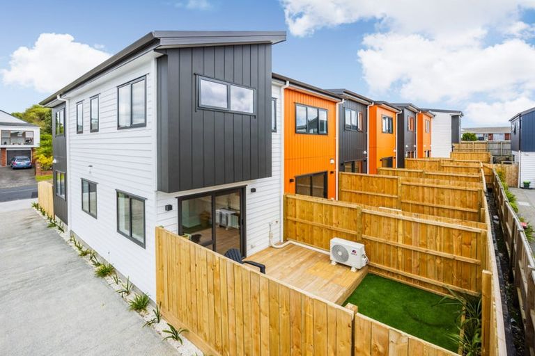 Photo of property in 2/85 Jaemont Avenue, Te Atatu South, Auckland, 0610