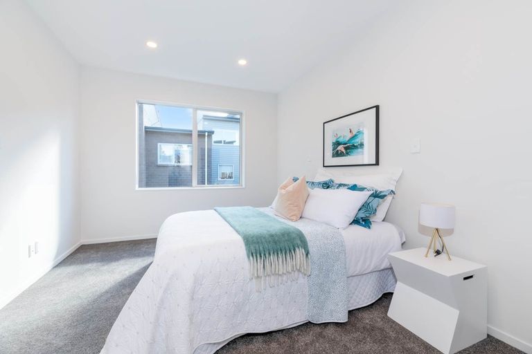 Photo of property in 27 Sunshine Boulevard, Sunnyvale, Auckland, 0612