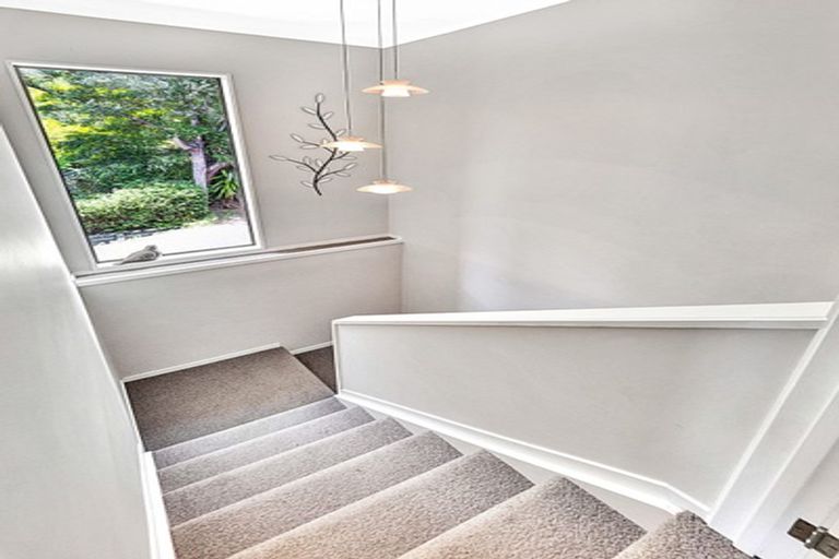 Photo of property in 8c Greenhill Crescent, Pakuranga, Auckland, 2010