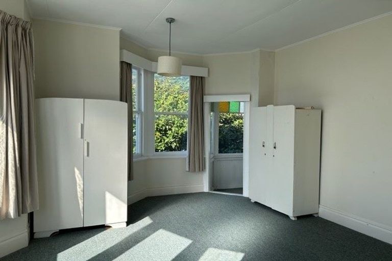 Photo of property in 2/66 Brougham Street, Mount Victoria, Wellington, 6011