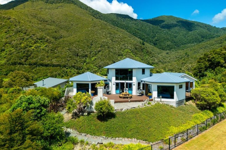 Photo of property in 7 Soucis Lane, Okiwi Bay, French Pass, 7193