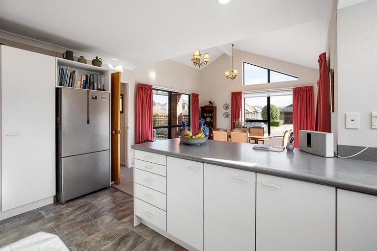 Photo of property in 58 Cedar Drive, Paraparaumu Beach, Paraparaumu, 5032