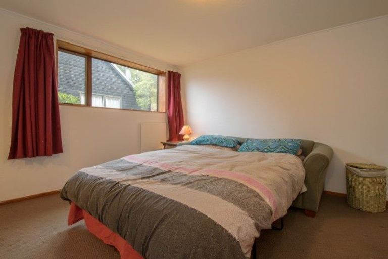 Photo of property in 73a Wynyard Crescent, Fernhill, Queenstown, 9300