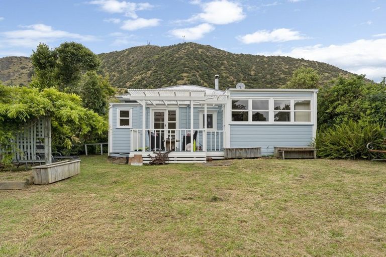 Photo of property in 11 Tilley Road, Paekakariki, 5034