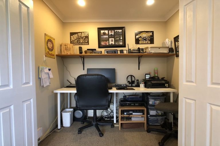 Photo of property in 19 Napier Street, Jervoistown, Napier, 4112