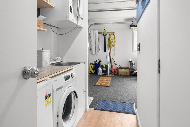 Photo of property in 28 Woodcroft Way, Pukekohe, 2120