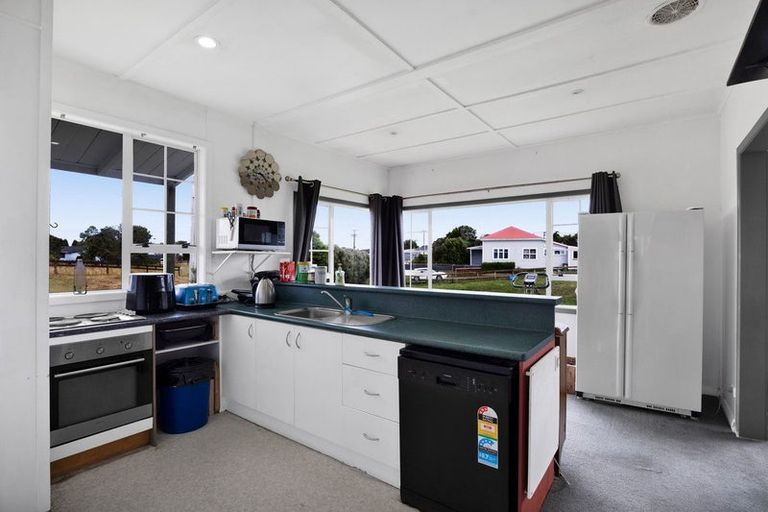 Photo of property in 8 Egmont Street, Normanby, Hawera, 4614
