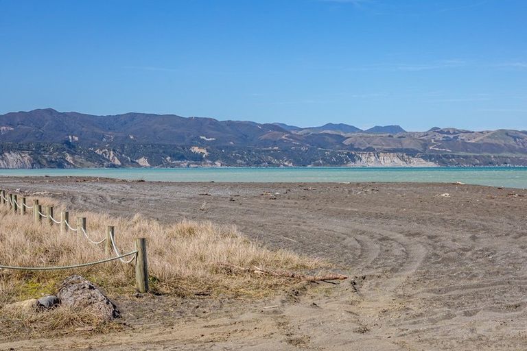 Photo of property in 67 Whangaimoana Beach Road, Whangaimoana, Pirinoa, 5772