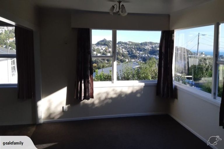 Photo of property in 23 Seatoun Heights Road, Miramar, Wellington, 6022